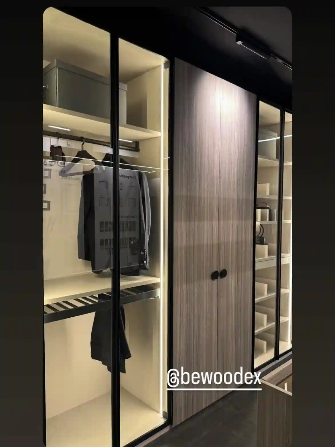 ICARO WARDROBE - KUWAIT